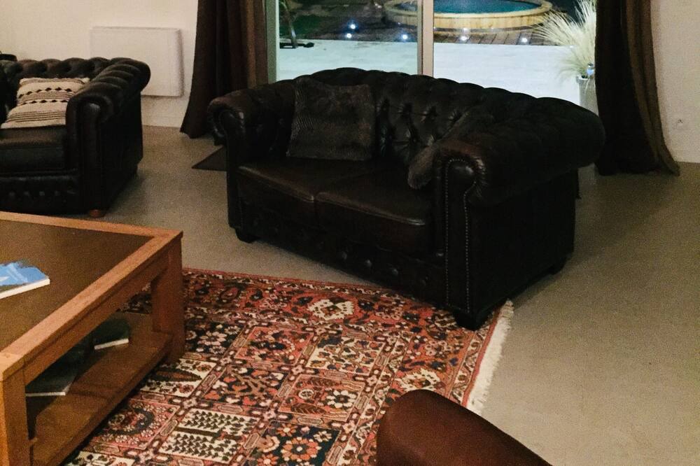 Photo of Livingroom in Periers-sur-le-Dan