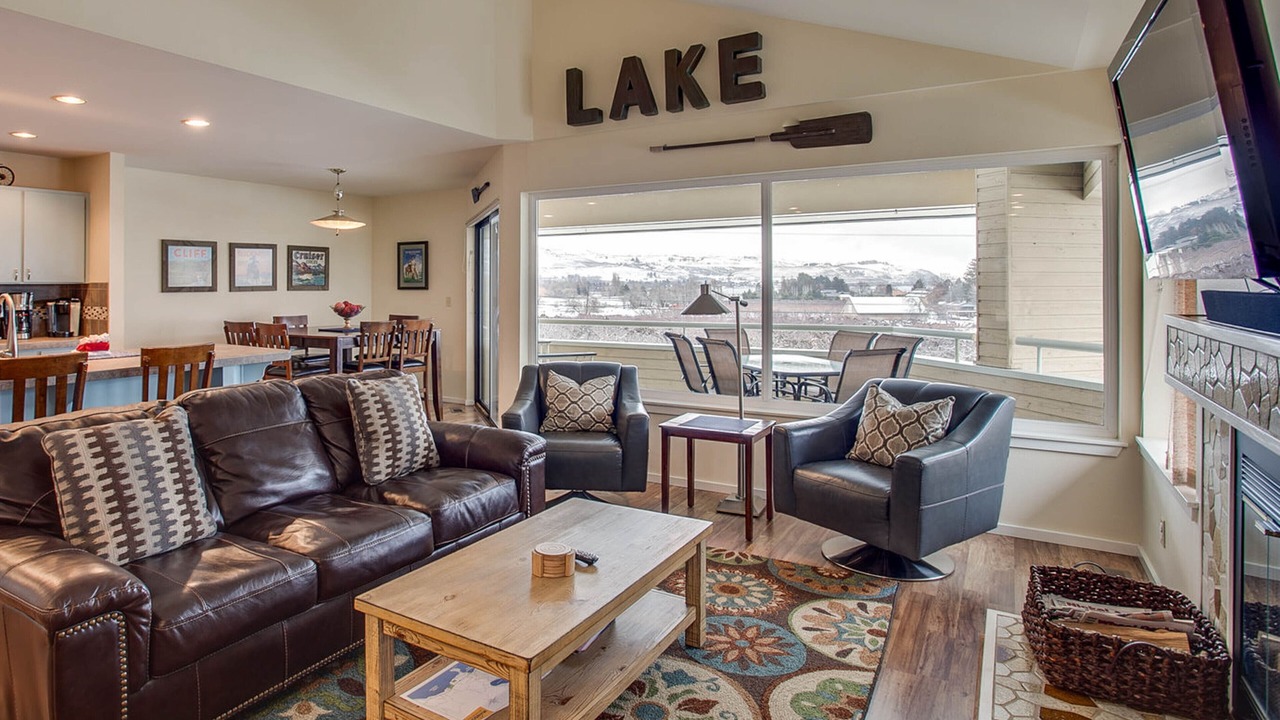 Photo of Livingroom in Wapato Point