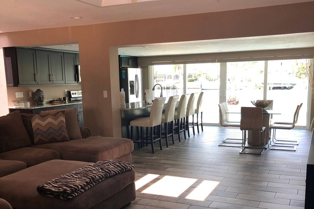 Photo of Livingroom in Gulf Harbors
