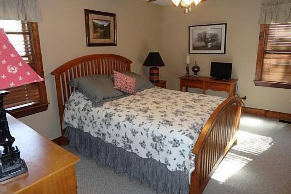 Photo of Bedroom in Townsend