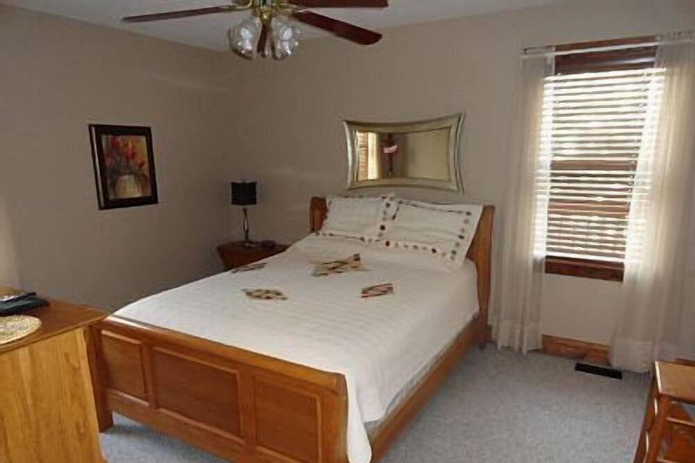 Photo of Bedroom in Townsend