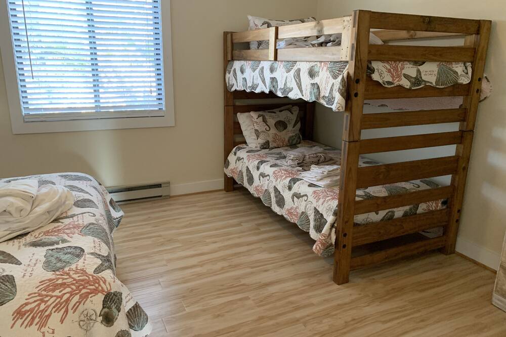 Photo of Bedroom in Deltaville