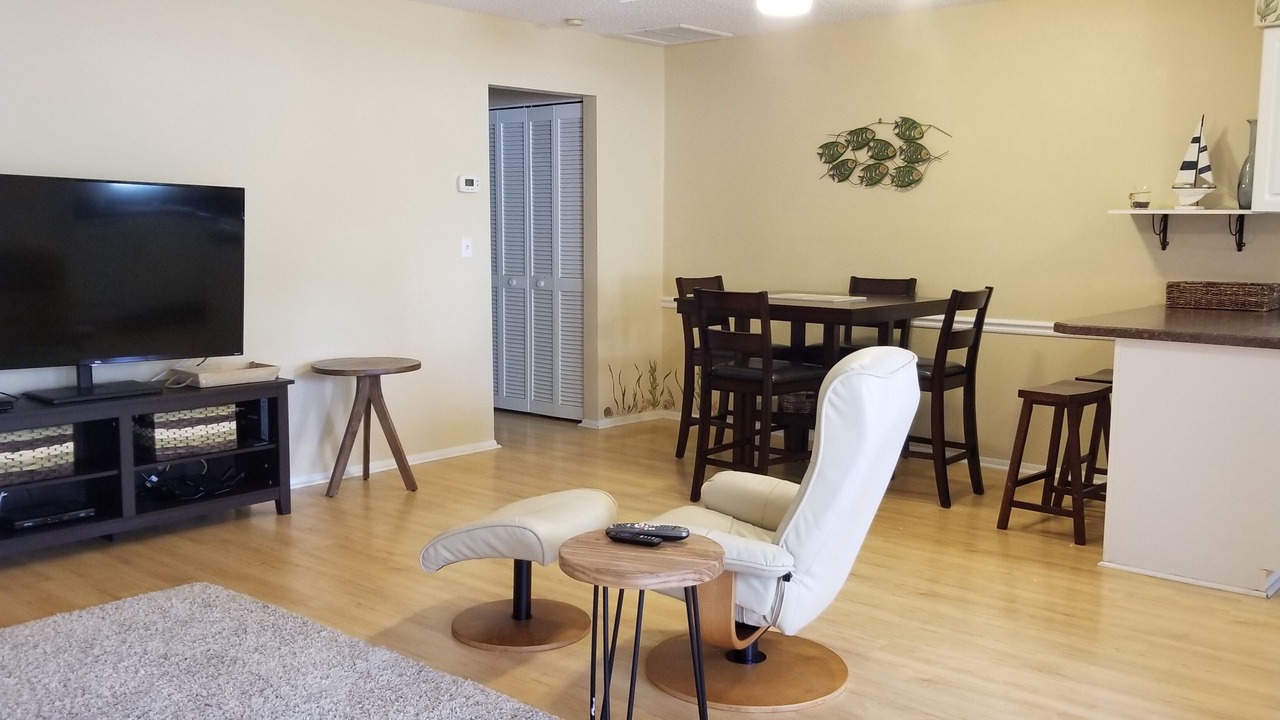 Photo of Livingroom in Englewood