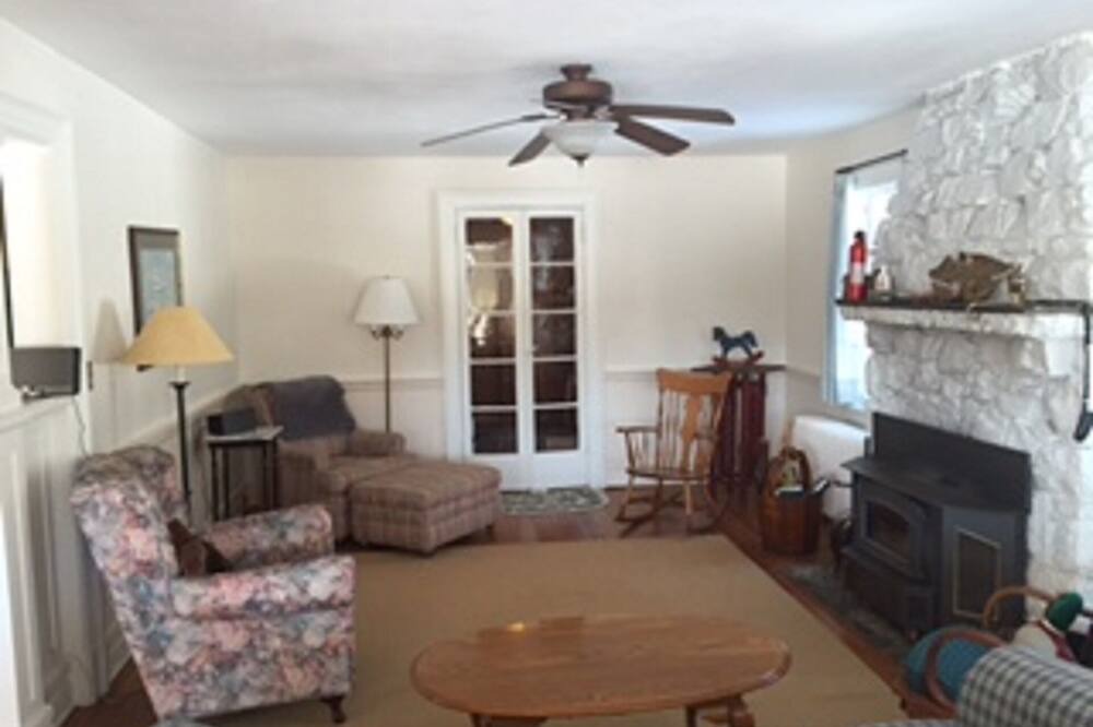 Photo of Livingroom in Saranac Lake