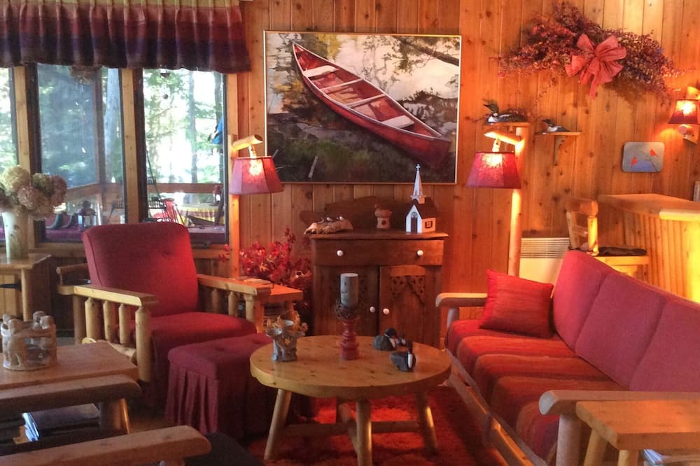 Photo of Bedroom in Val-des-Monts