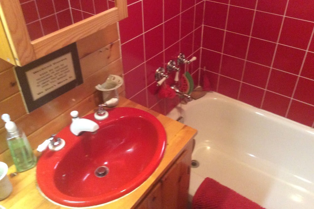 Photo of Bathroom in Val-des-Monts