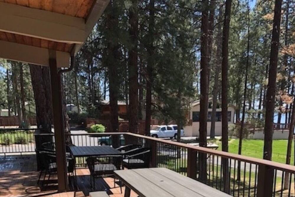 Photo of Patio Balcony in Pine Hollow