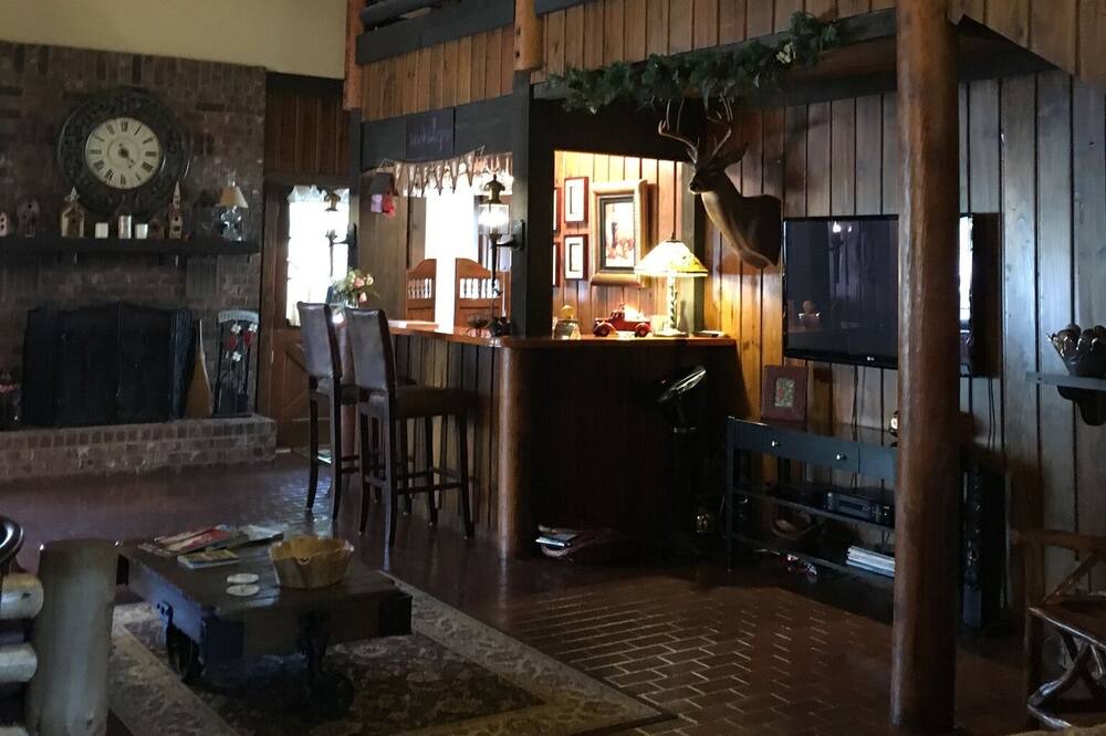 Photo of Livingroom in Bixby