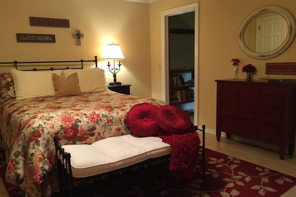 Photo of Bedroom in Bixby