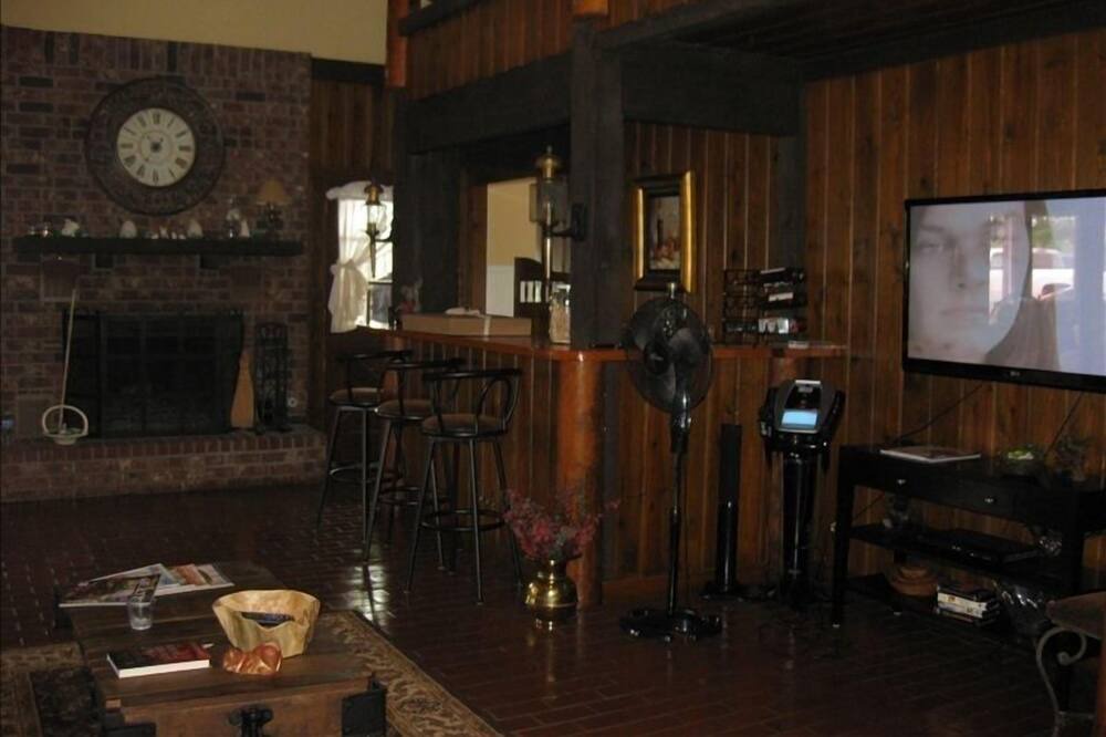 Photo of Livingroom in Bixby