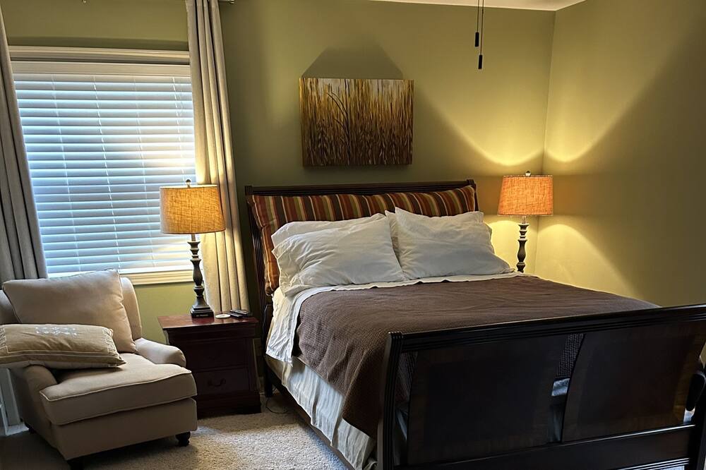 Photo of Bedroom in Hardy