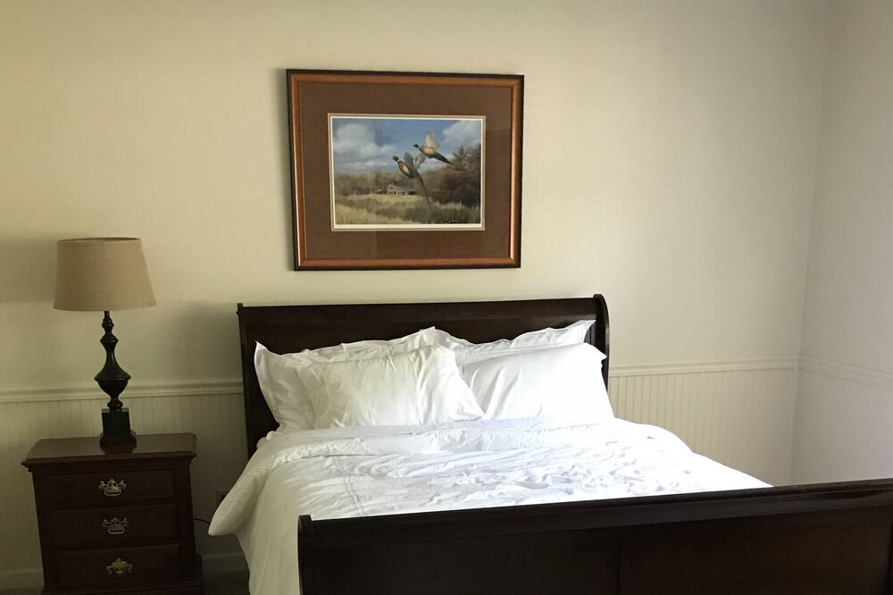 Photo of Bedroom in Hardy