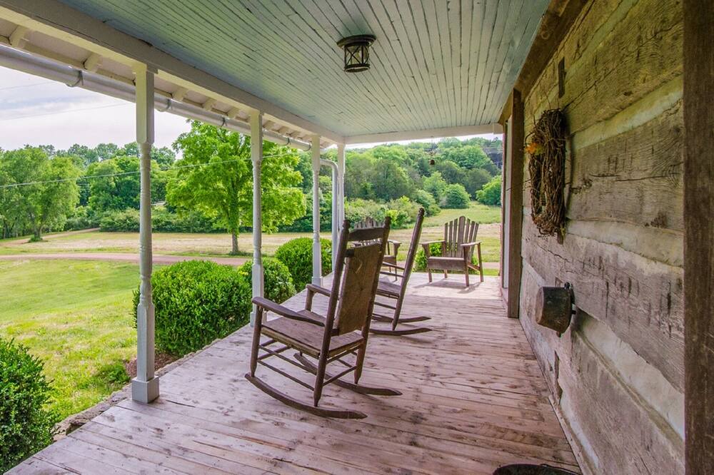 Photo of Patio Balcony in Franklin