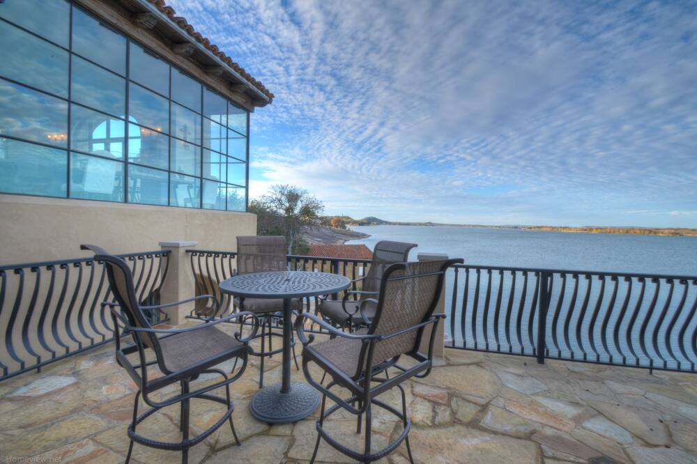 Photo of Outdoor in Horseshoe Bay West