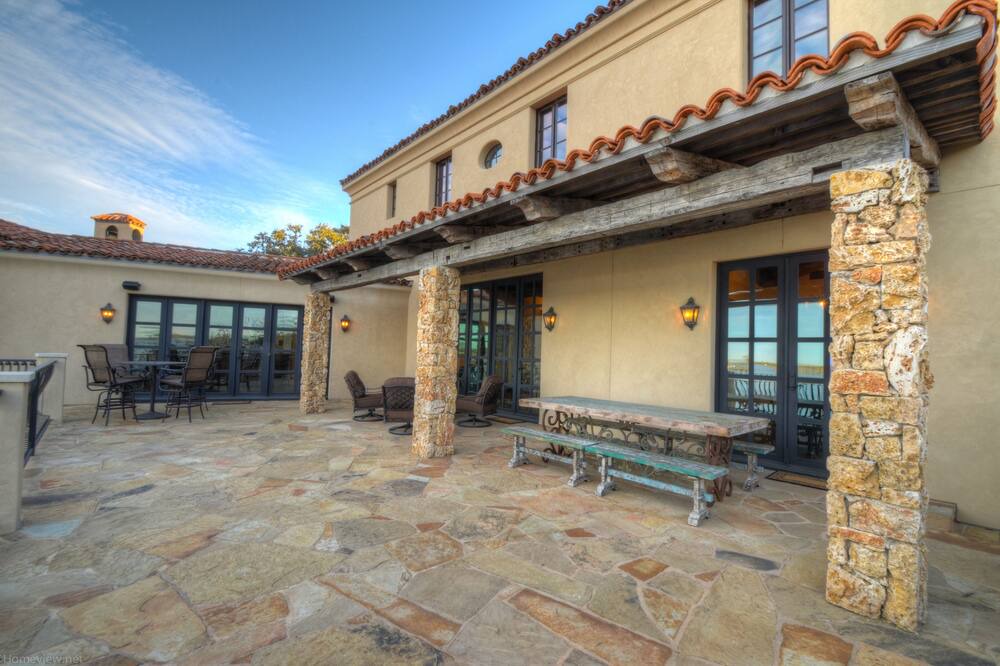 Photo of Patio Balcony in Horseshoe Bay West