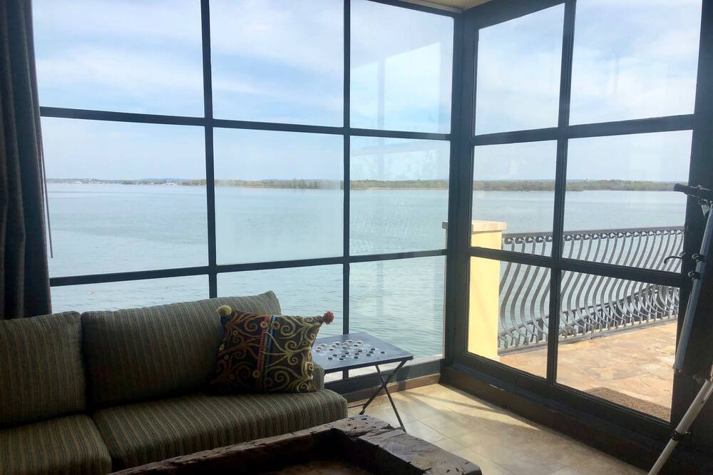 Photo of Outdoor in Horseshoe Bay West
