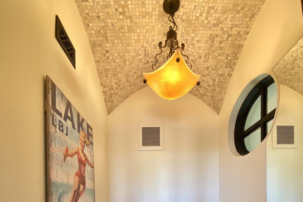 Photo of Bathroom in Horseshoe Bay West