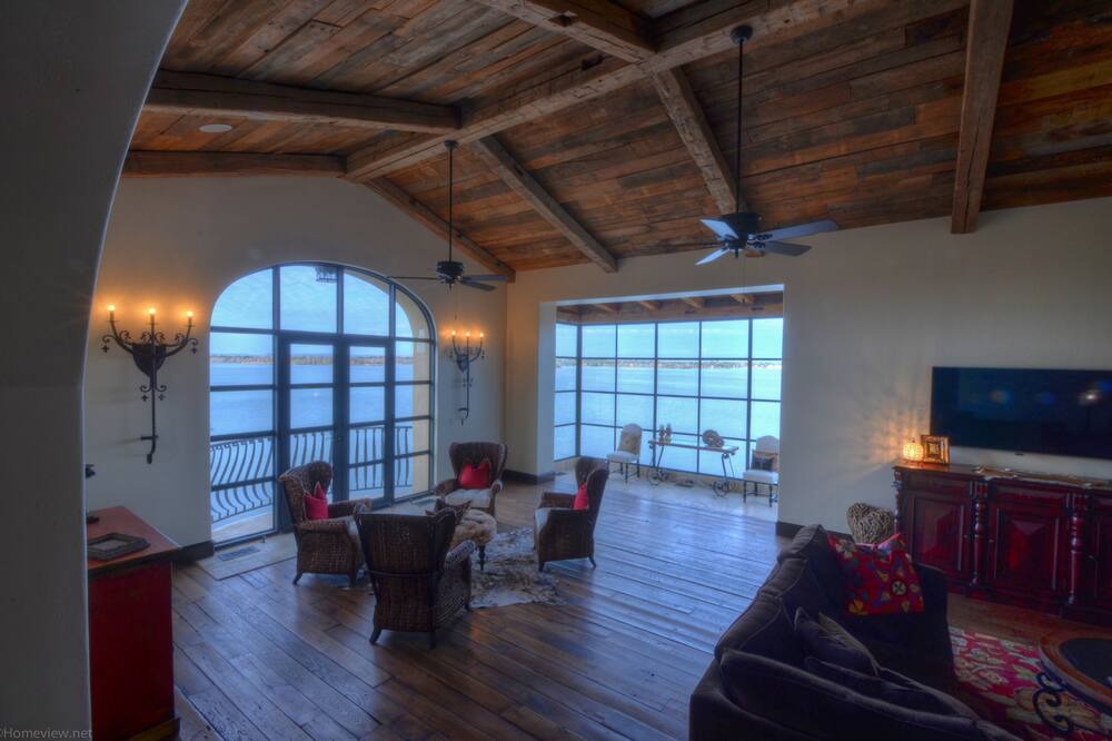 Photo of Patio Balcony in Horseshoe Bay West
