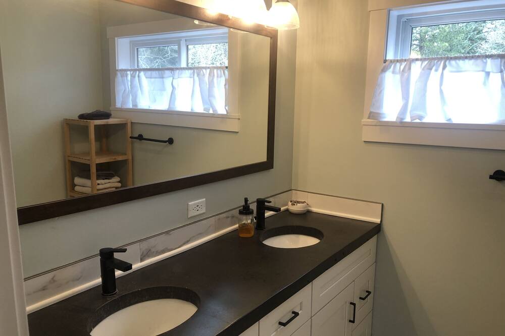Photo of Bathroom in White Salmon