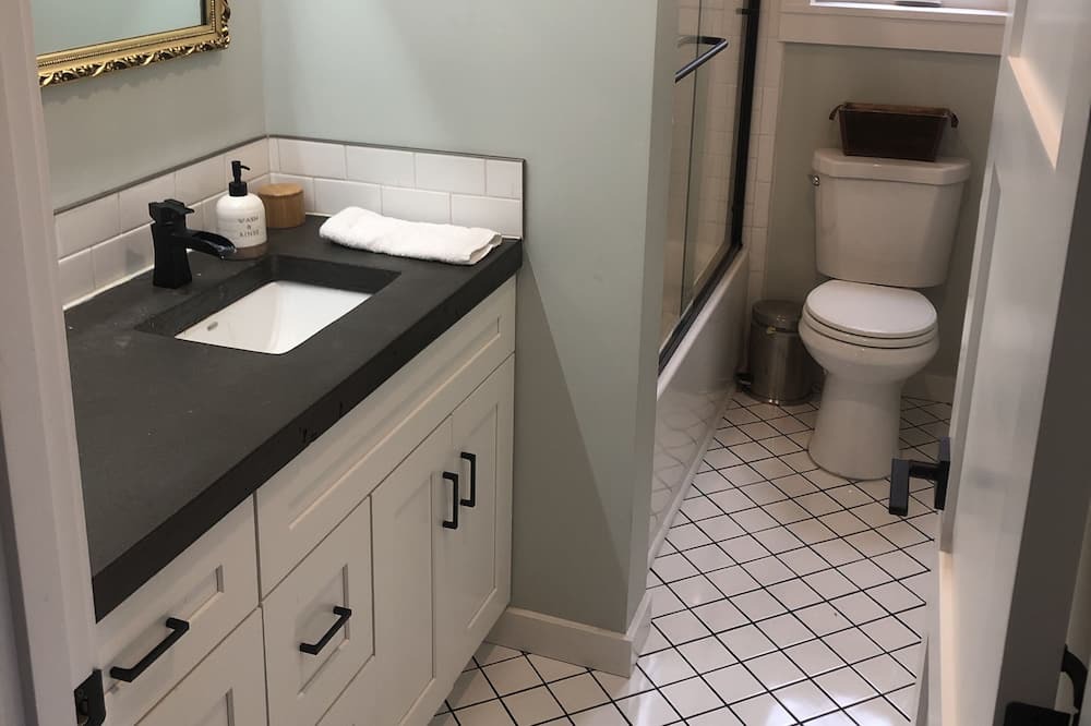 Photo of Bathroom in White Salmon