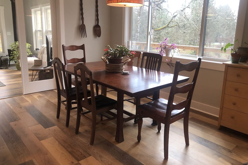 Photo of Bedroom in White Salmon