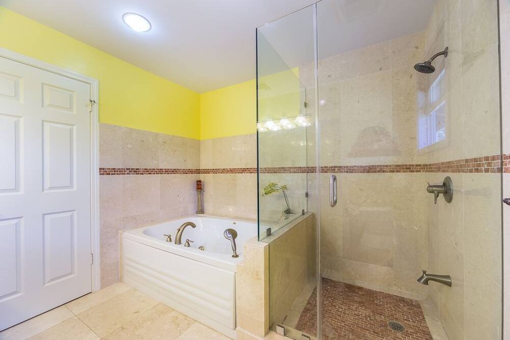 Photo of Bathroom in Kailua