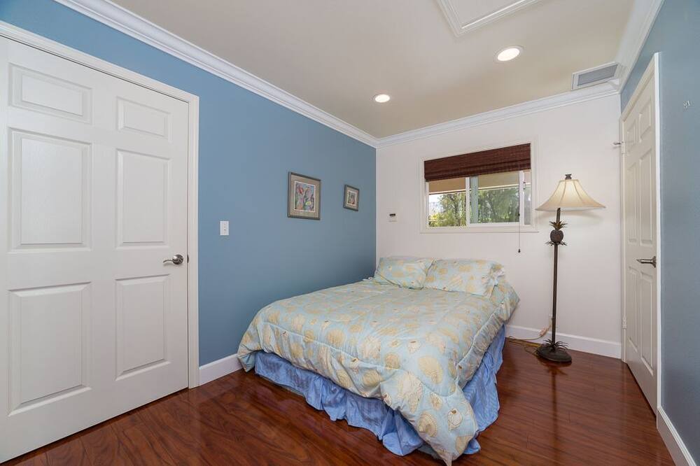 Photo of Bedroom in Kailua