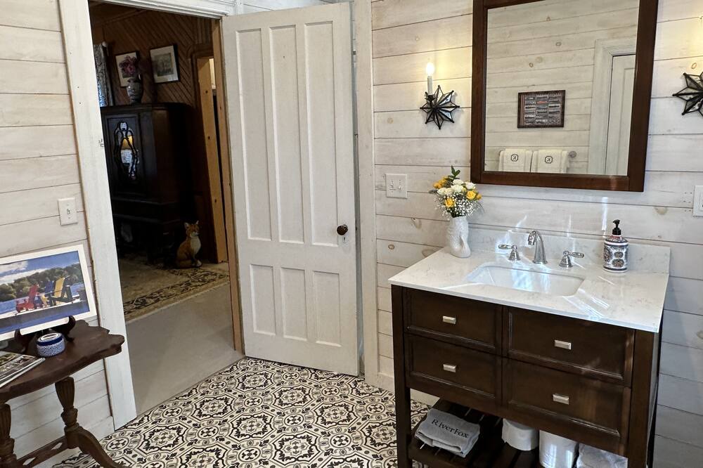 Photo of Bathroom in Thousand Island Park