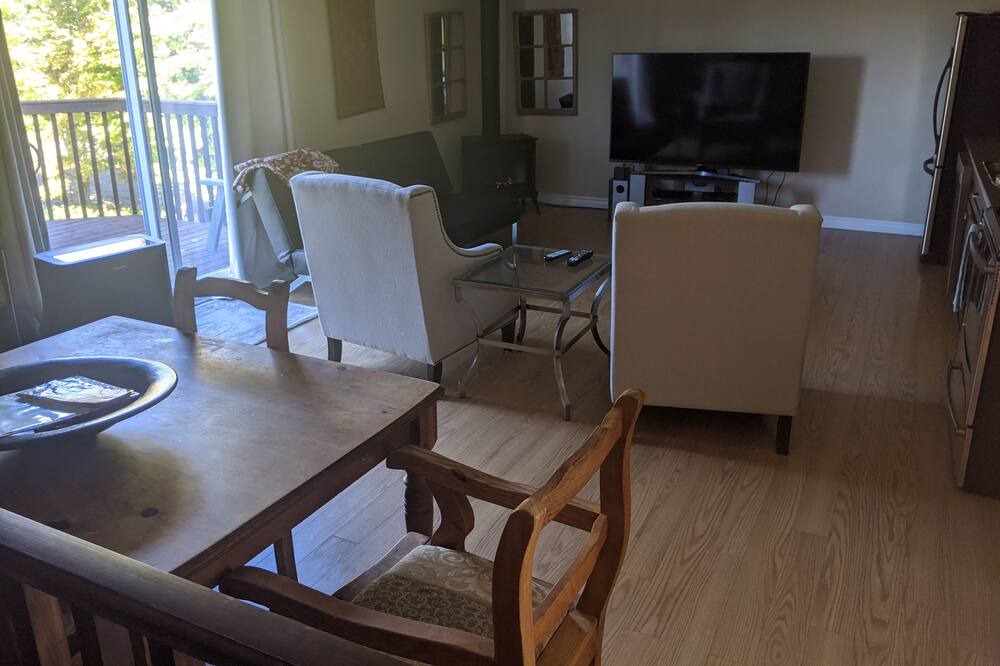 Photo of Livingroom in Picton