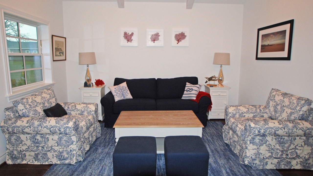 Photo of Livingroom in Madisonville