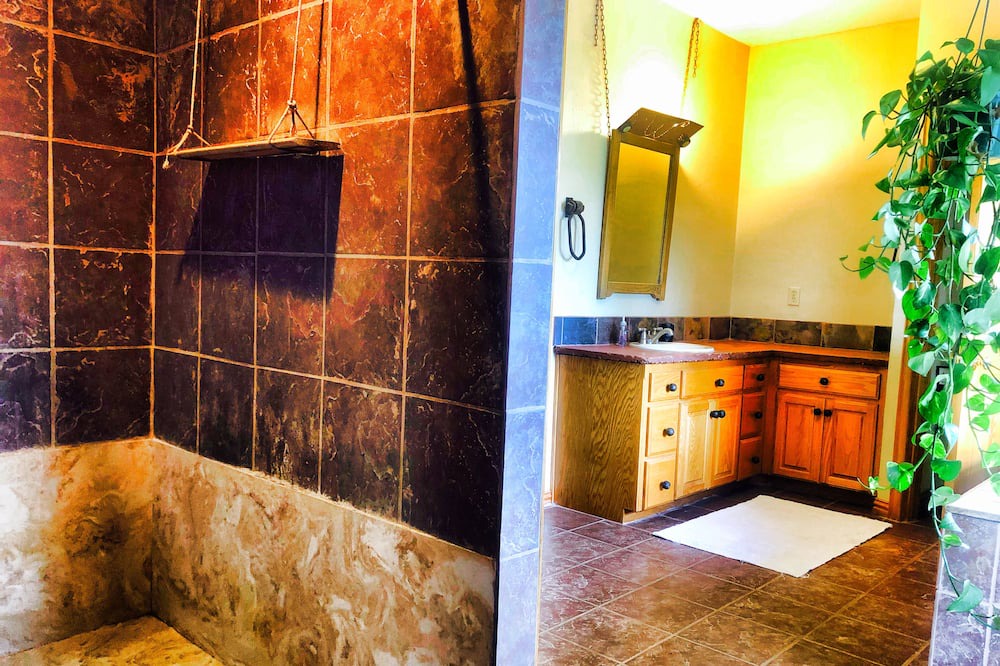 Photo of Bathroom in Canyon