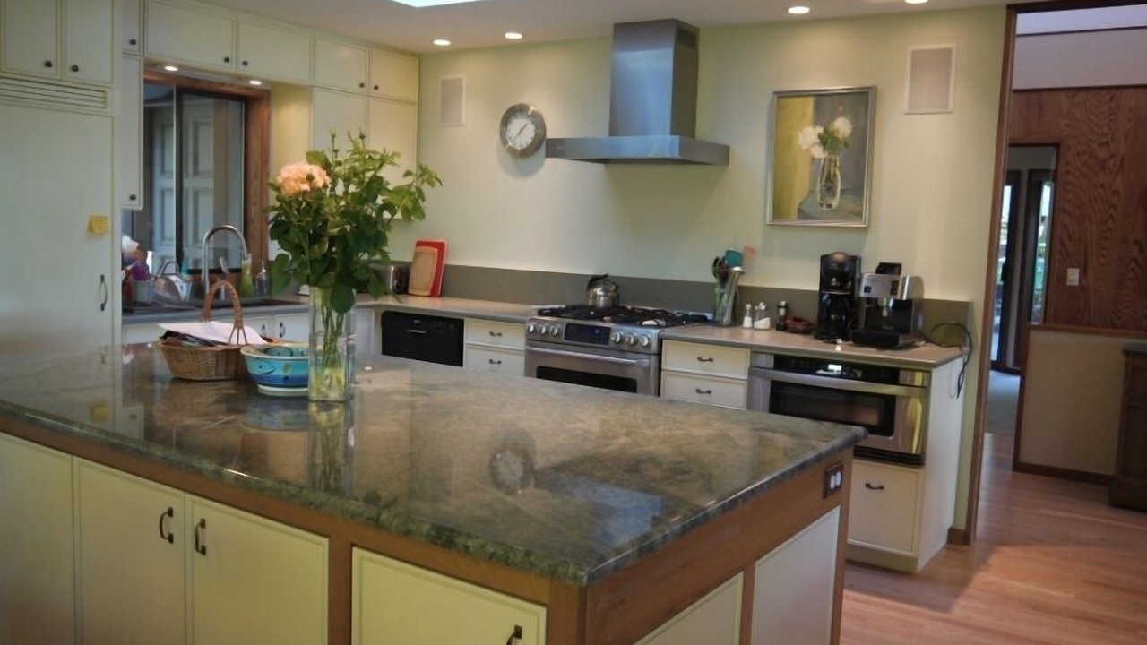 Photo of Kitchen in Vashon Island