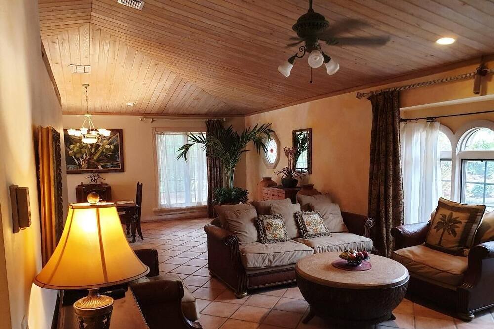 Photo of Livingroom in Plantation