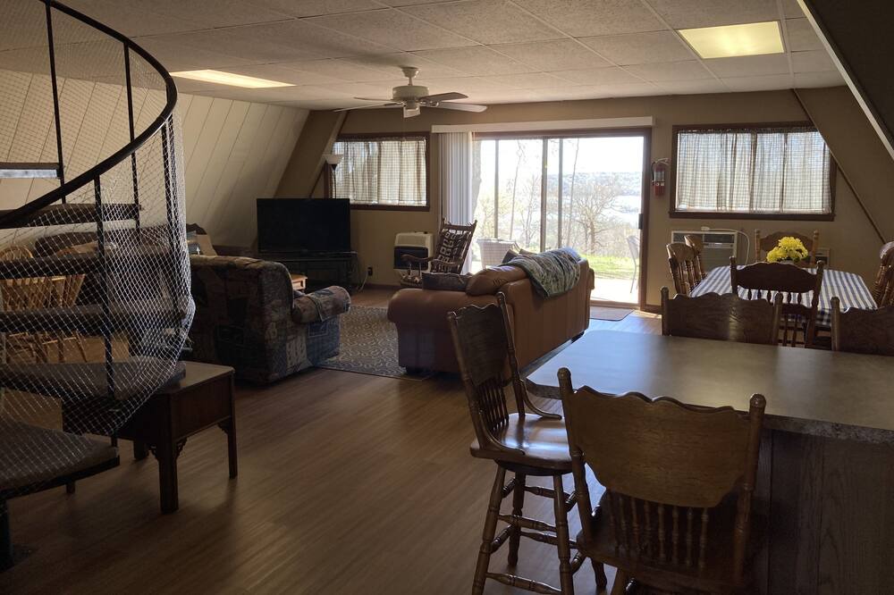 Photo of Bedroom in Pettit