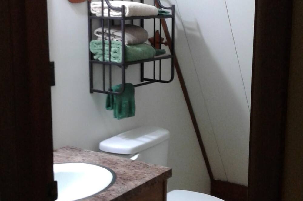 Photo of Bathroom in Pettit