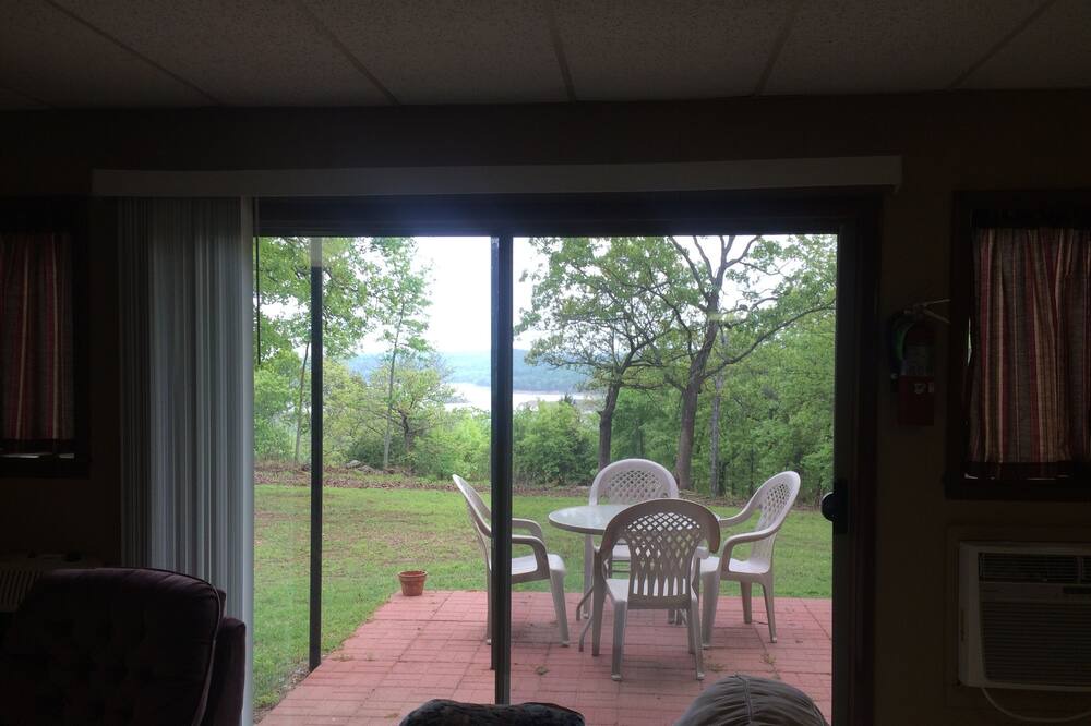 Photo of Others in Pettit
