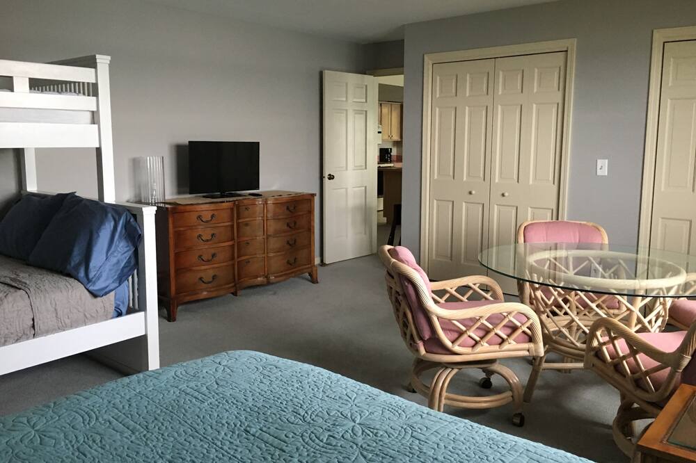 Photo of Bedroom in Macatawa