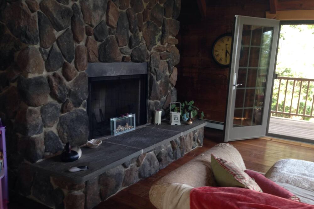 Photo of Livingroom in Osbornsville