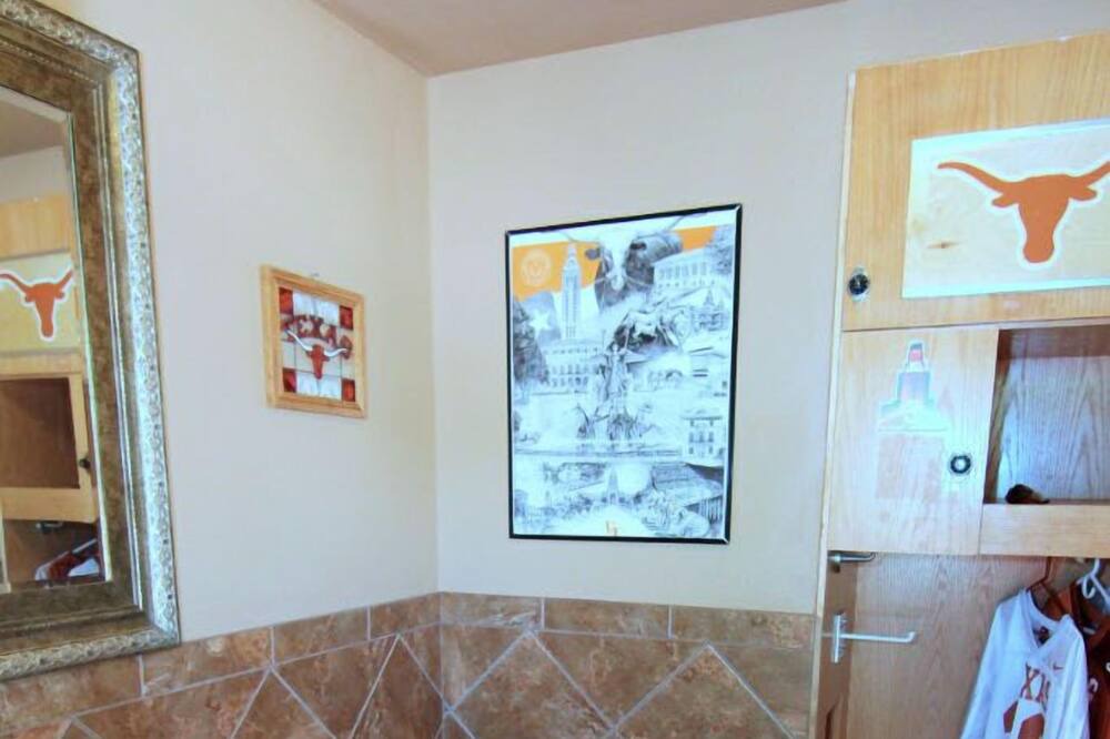 Photo of Bathroom in Driftwood