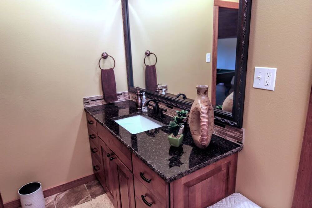 Photo of Bathroom in Driftwood
