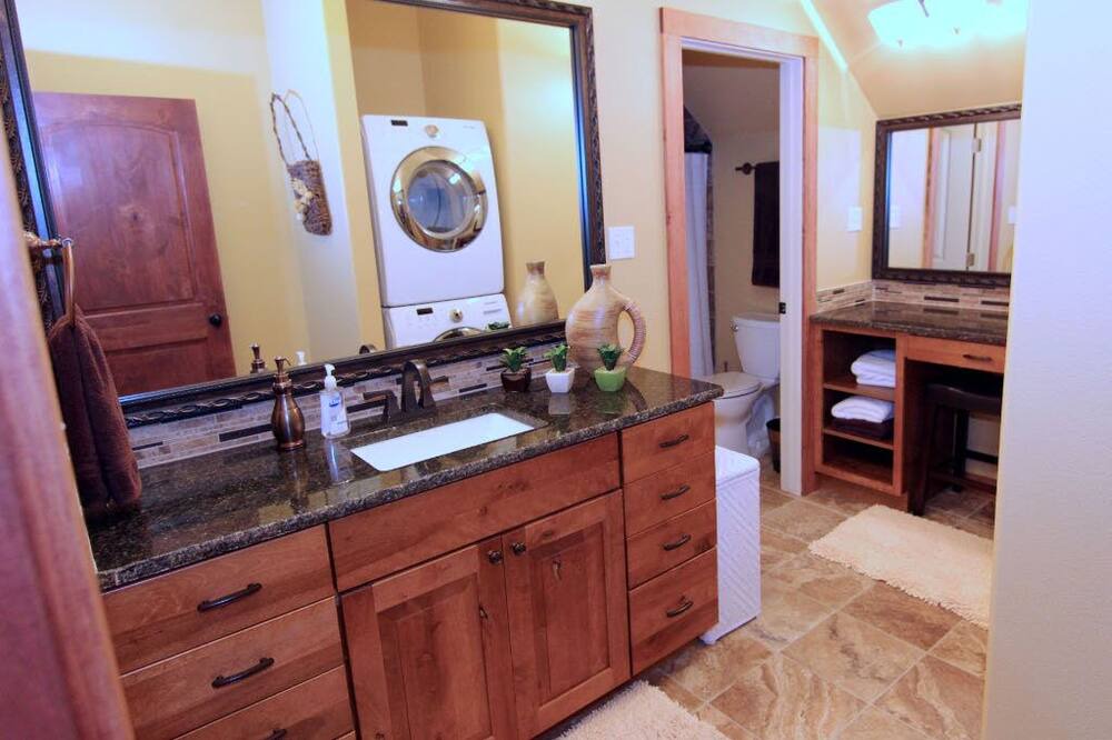 Photo of Bathroom in Driftwood