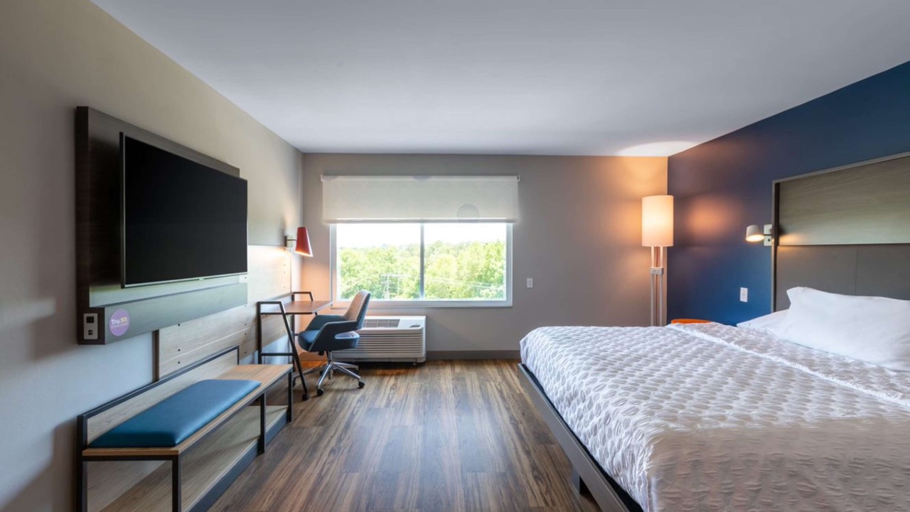 Photo of Bedroom in Keowee