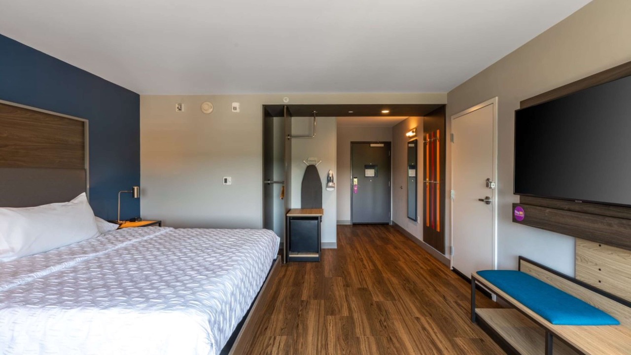 Photo of Bedroom in Keowee