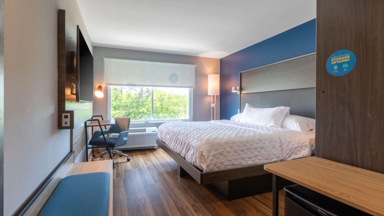 Photo of Bedroom in Keowee