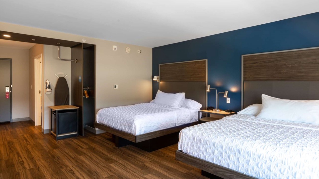 Photo of Bedroom in Keowee