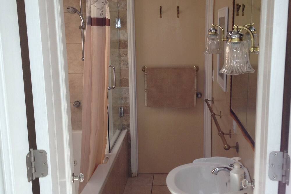 Photo of Bathroom in Duncans Mills