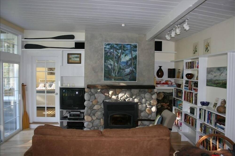 Photo of Livingroom in Duncans Mills