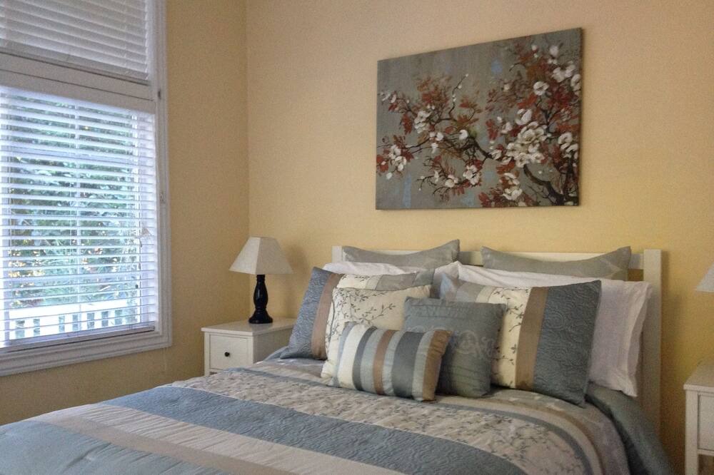 Photo of Bedroom in Duncans Mills