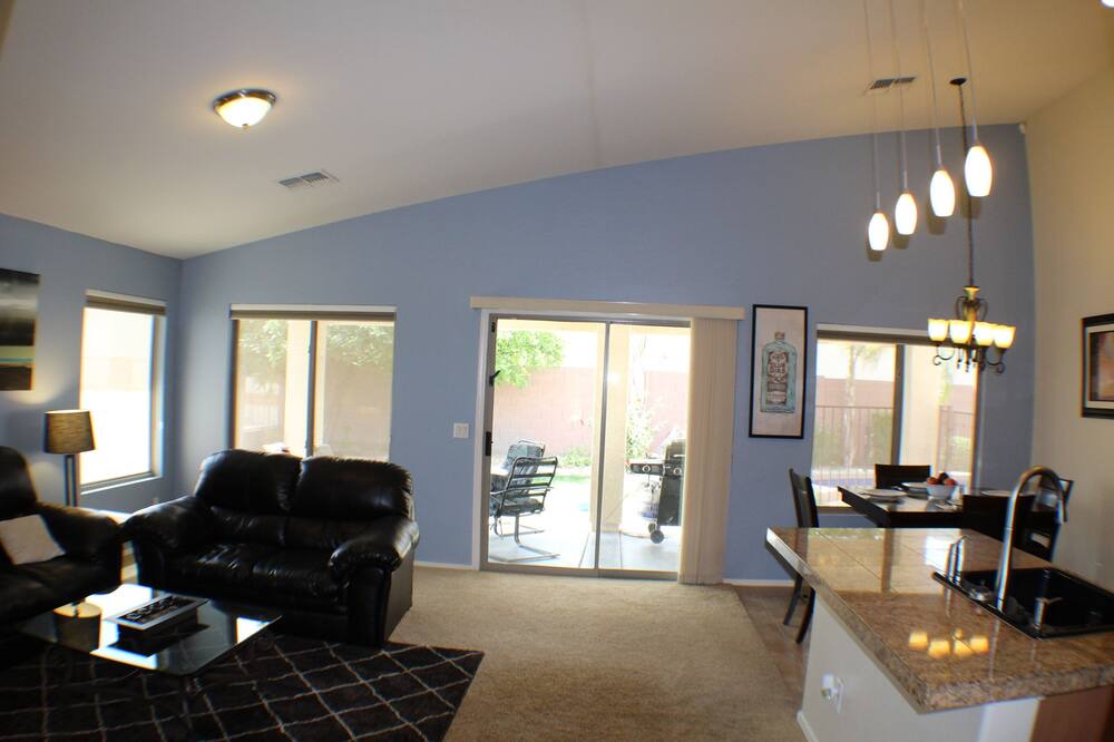 Photo of Livingroom in Goodyear