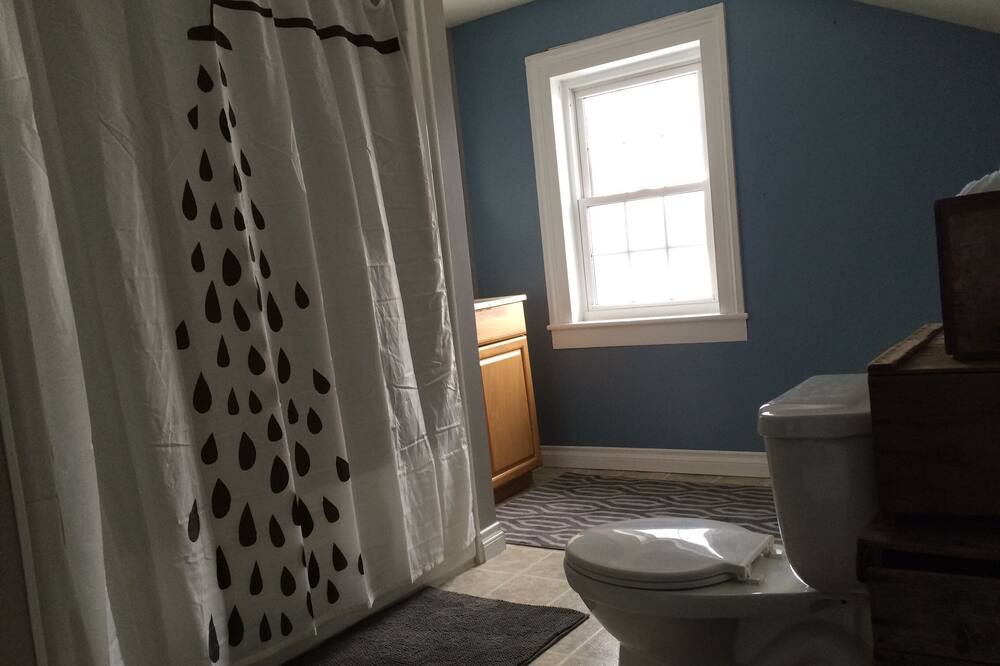 Photo of Bathroom in Blandford-Blenheim
